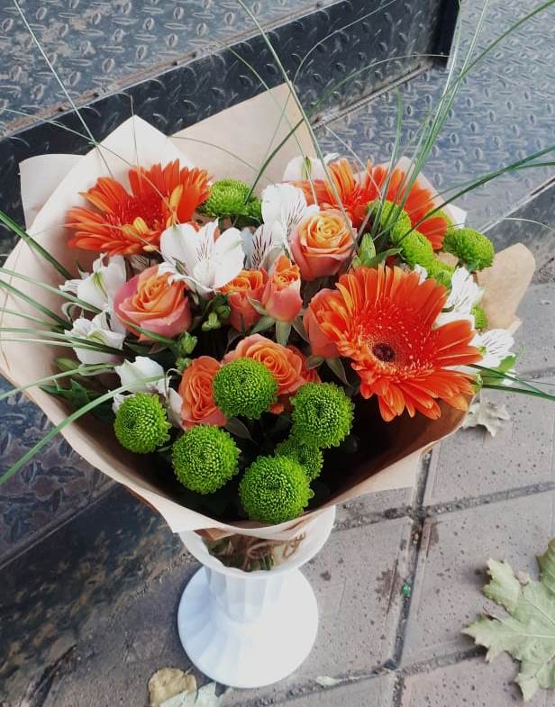 Букет цветов из: Герберы, Хризантемы, Альстромерии и Розы в Волосово