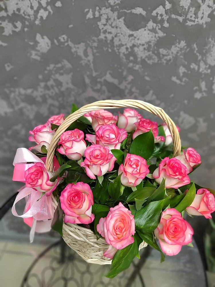 Цветочная композиция из Розы в корзине в Волосово