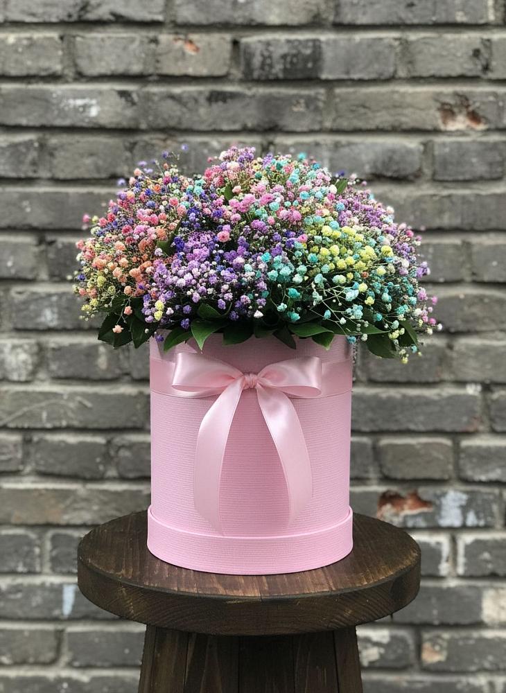 Цветочная композиция из Гипсофила и Розы в шляпной коробке в Волосово
