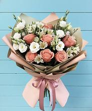 Букет цветов из:  Розы, Альстромерии и Лизиантусы в Волосово