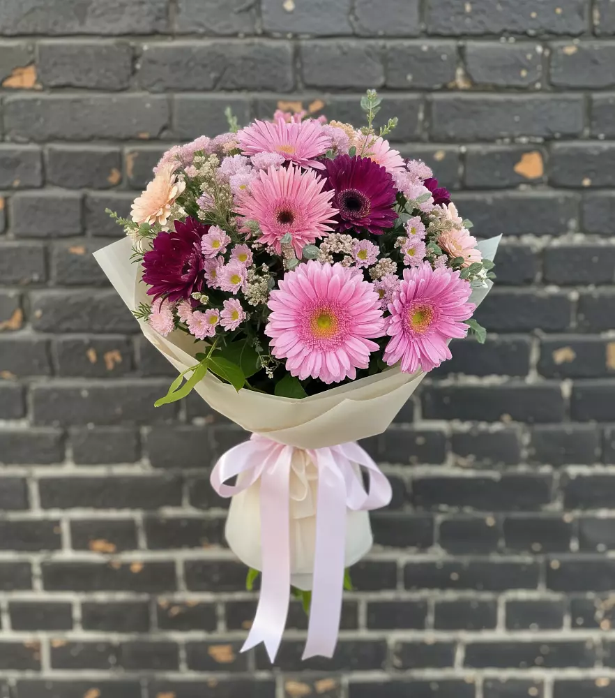 Букет цветов из: Герберы и Хризантемы в Волосово