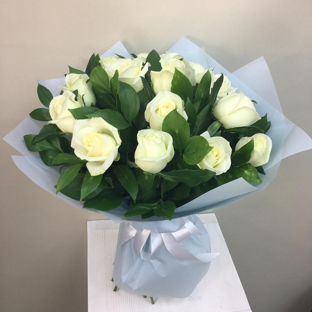 Букет 15 Белых роз Проуд в Волосово