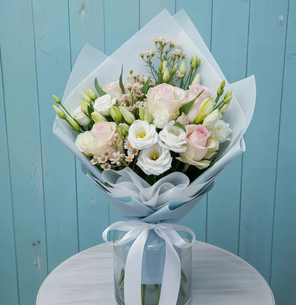 Букет цветов из: Розы и Лизиантусы в Волосово