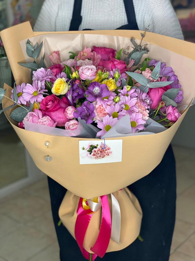 Букет цветов из: Хризантемы, Гвоздики и Альстромерии в Волосово