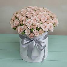 Цветочная композиция из Розы в шляпной коробке в Волосово