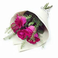 Букет цветов из:  Розы в Волосово