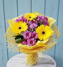 Букет цветов из:  Хризантемы и Герберы в Волосово