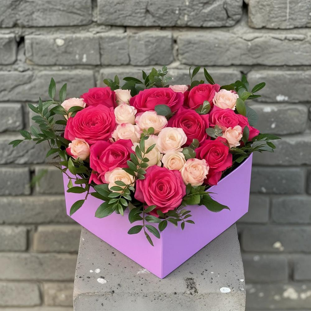 Цветочная композиция из Розы в коробке в Волосово