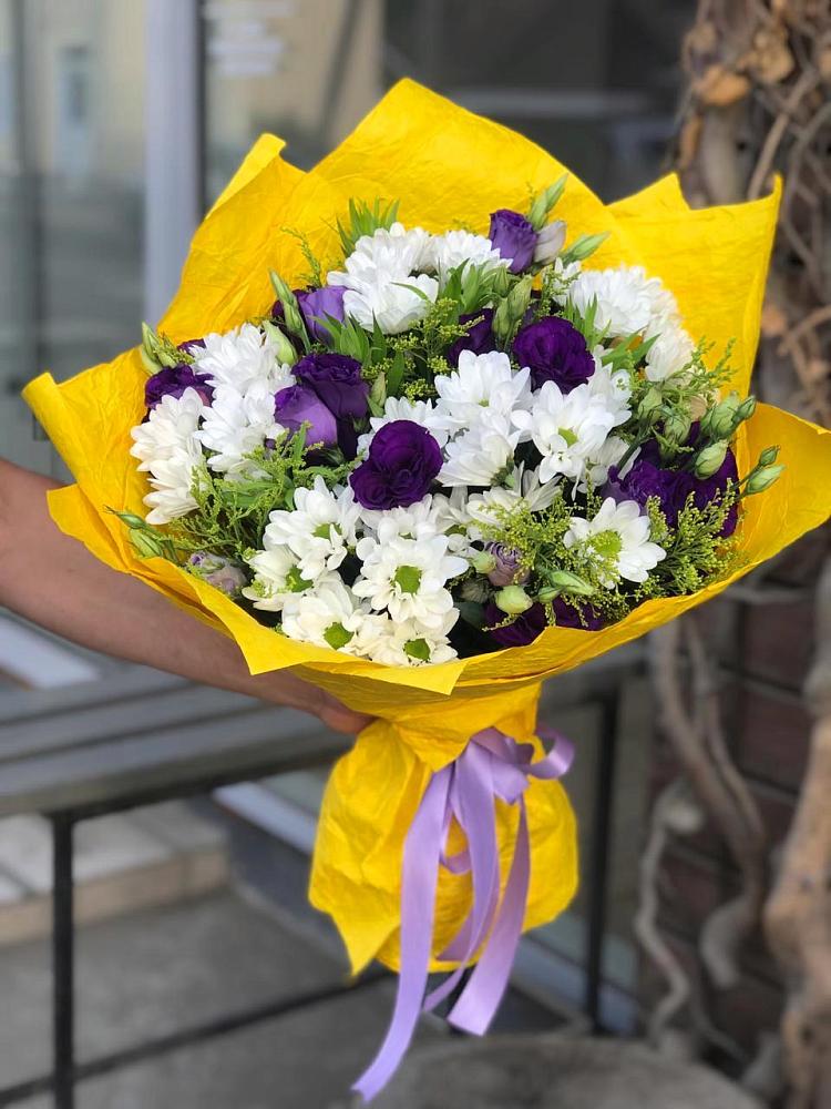 Букет цветов из: Ирисы, Хризантемы и Ромашки в Волосово
