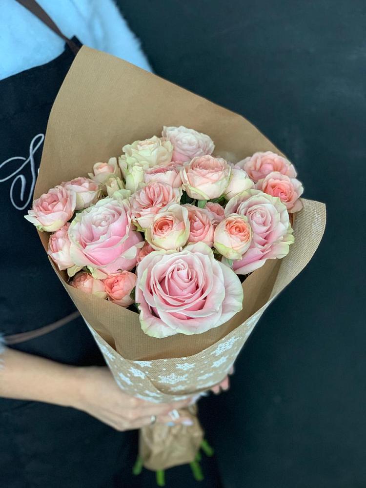 Букет цветов из: Хризантемы и Розы в Волосово