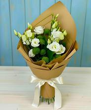 Букет цветов из:  Хризантемы и Лизиантусы в Волосово