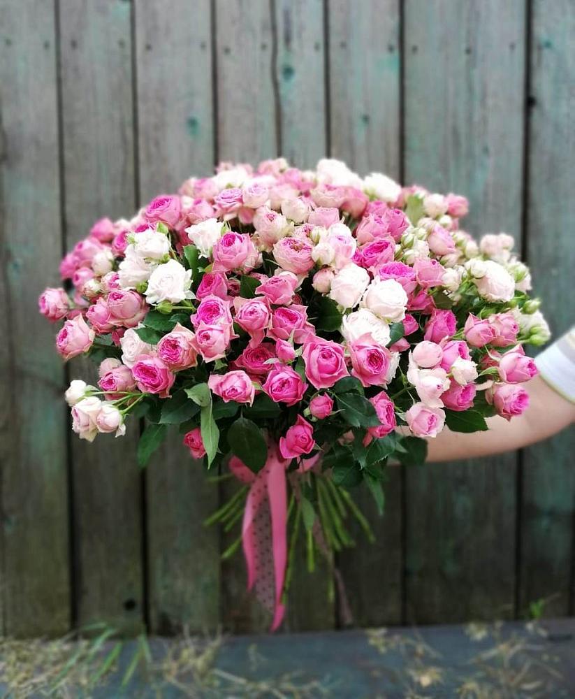 Букет Розовые кустовые розы Натали и Лав Лидия в Волосово