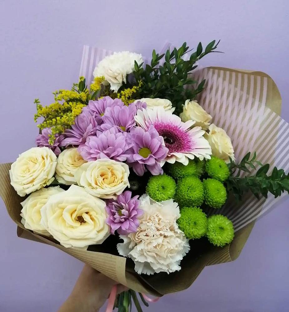 Букет цветов из: Хризантемы, Розы, Гвоздики и Герберы в Волосово