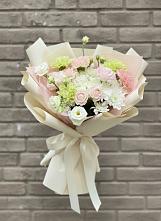 Букет цветов из:  Гвоздики, Розы, Лизиантусы и Хризантемы в Волосово
