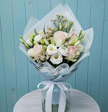 Букет цветов из:  Розы и Лизиантусы в Волосово