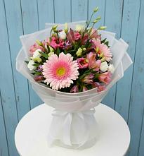 Букет цветов из:  Герберы, Альстромерии и Лизиантусы в Волосово
