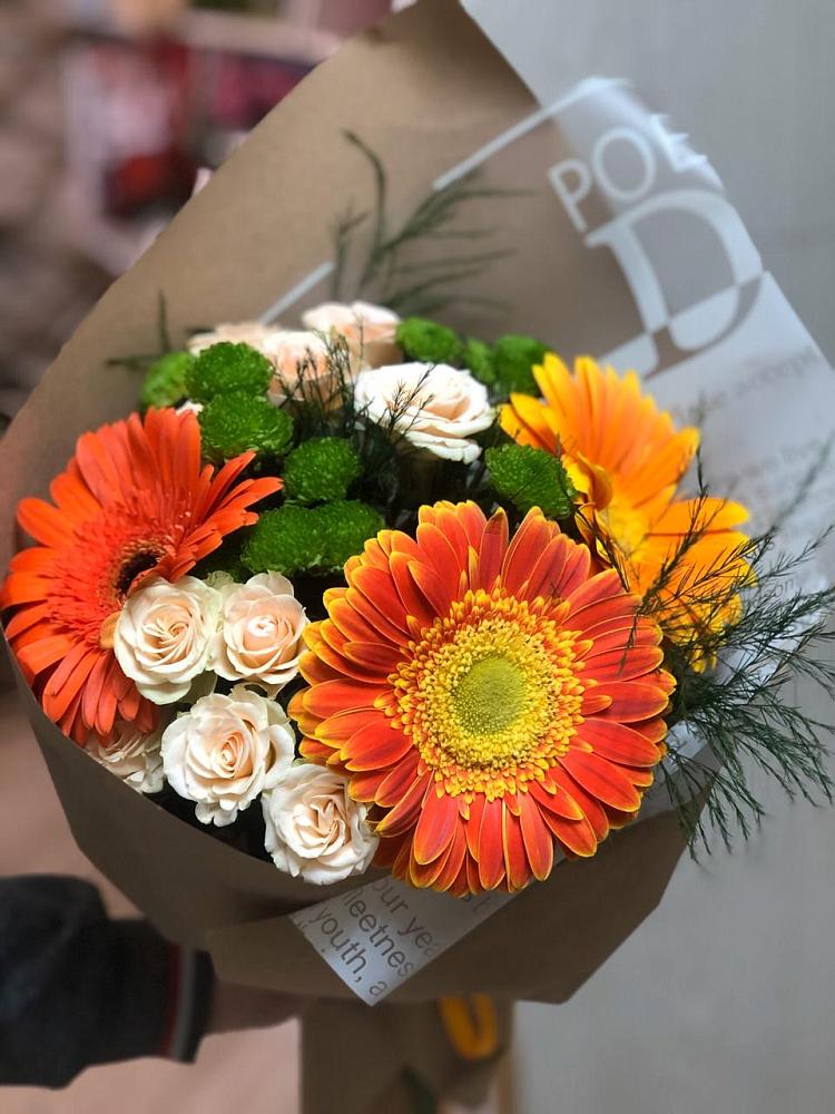 Букет цветов из: Герберы, Хризантемы и Розы в Волосово