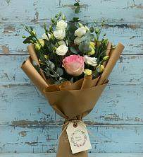 Букет цветов из:  Розы и Лизиантусы в Волосово