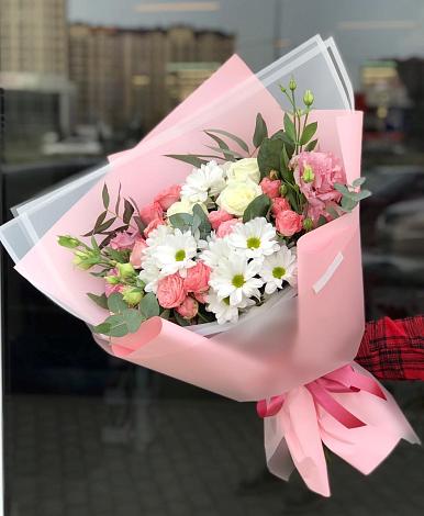 Букет цветов из: Розы, Лизиантусы и Хризантемы в Волосово