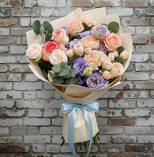Букет цветов из:  Розы, Лизиантусы и Гвоздики в Волосово