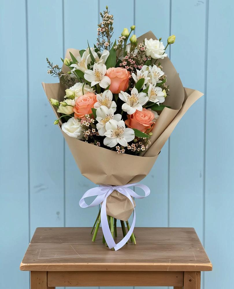 Букет цветов из: Альстромерии, Лизиантусы, Розы и Хризантемы в Волосово